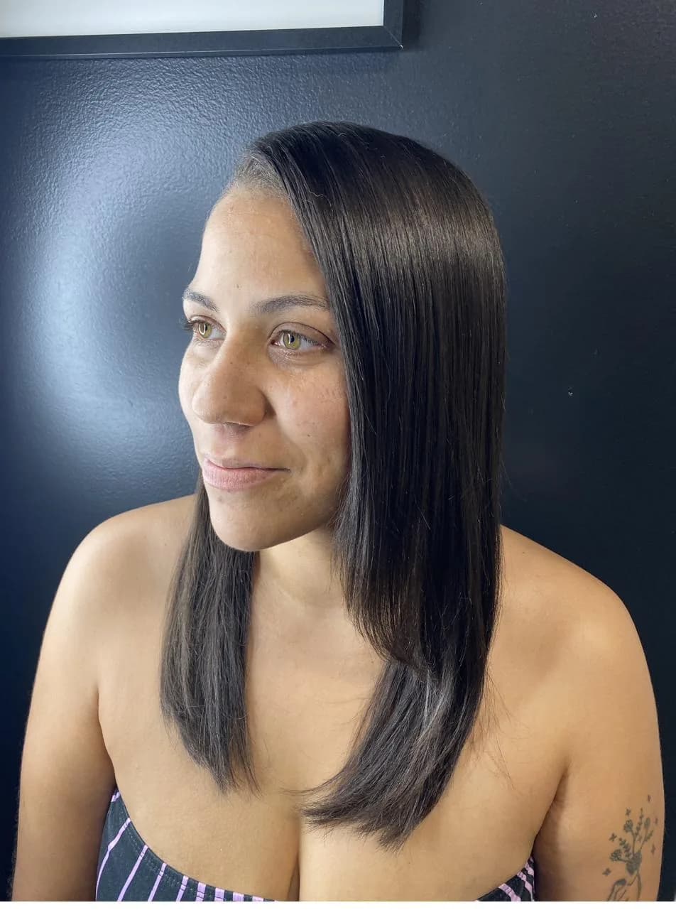 Silk press lissé et brillant, profil, Studio IAM Beauté